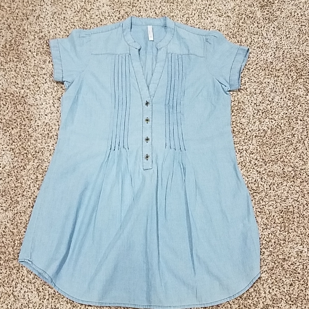 Old Navy longer lightweight blue blouse